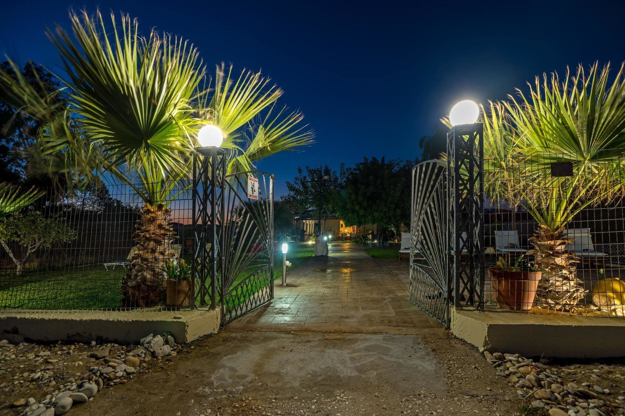 Maria'S Seaside Villa - House With 3 Rooms In Marathon, With Wonderful Екстер'єр фото