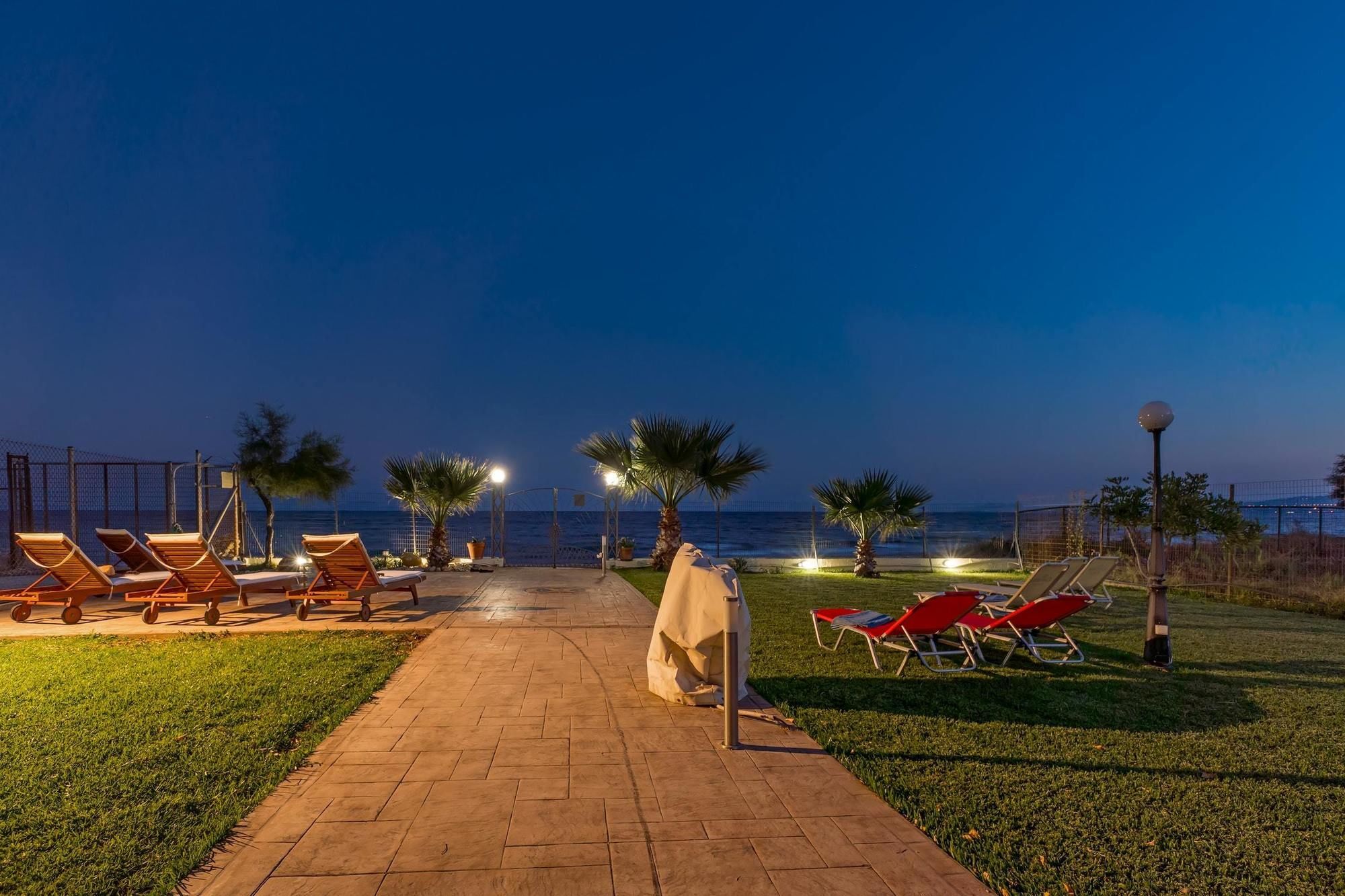 Maria'S Seaside Villa - House With 3 Rooms In Marathon, With Wonderful Екстер'єр фото